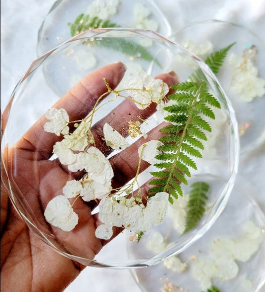 Floral Coaster- White w/Greenery